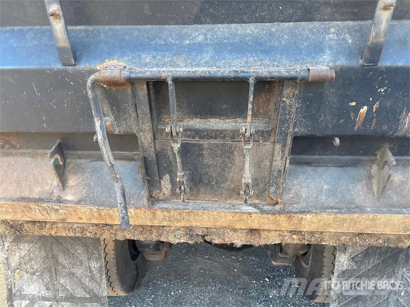 Mack CV713 Granite Грузовики-Самосвалы
