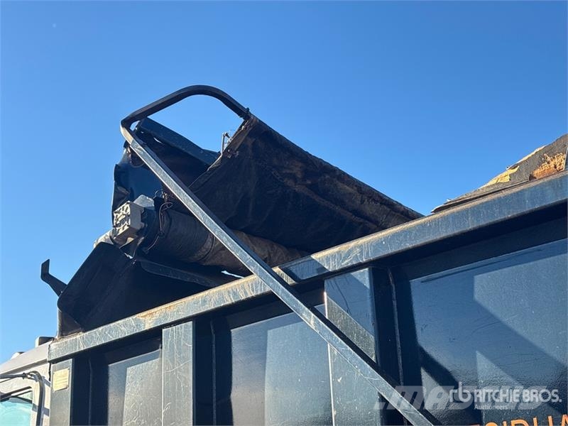 Mack CV713 Granite Грузовики-Самосвалы