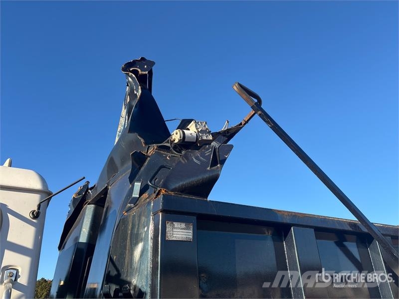 Mack CV713 Granite Грузовики-Самосвалы