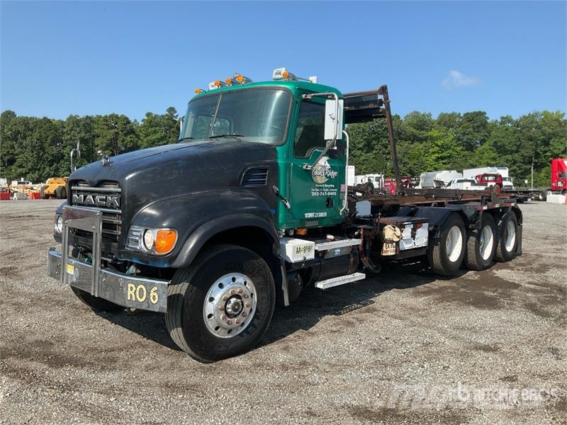 Mack CV713 Granite 8x4 Roll-Off Truck (Inoperable) Skip loader