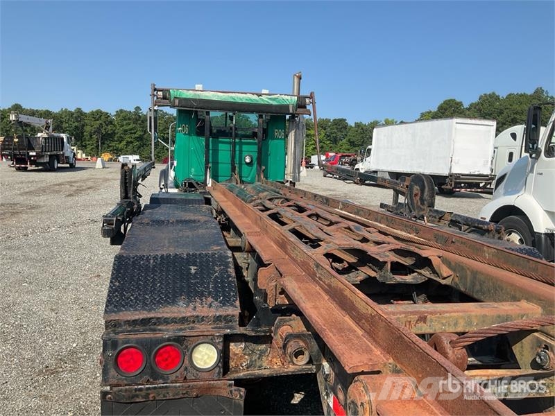 Mack CV713 Granite 8x4 Roll-Off Truck (Inoperable) Skip loader