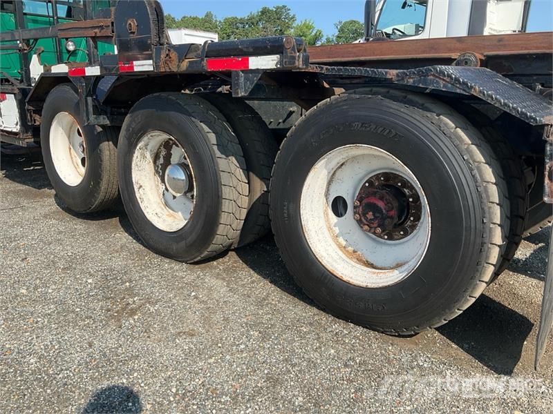 Mack CV713 Granite 8x4 Roll-Off Truck (Inoperable) Skip loader
