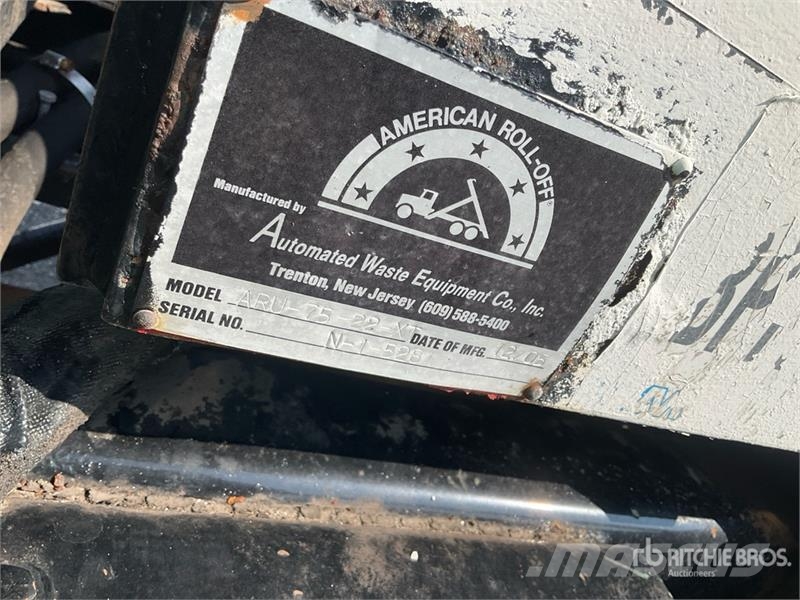 Mack CV713 Granite 8x4 Roll-Off Truck (Inoperable) Skip loader