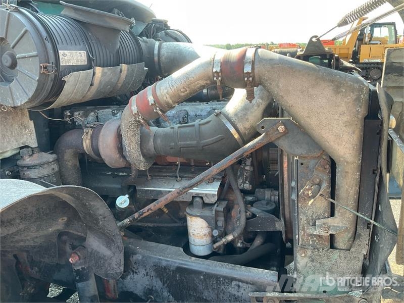 Mack CV713 Granite 8x4 Roll-Off Truck (Inoperable) Skip loader