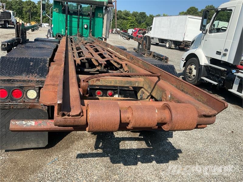 Mack CV713 Granite 8x4 Roll-Off Truck (Inoperable) Skip loader