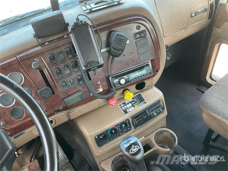 Mack CV713 Granite 8x4 Roll-Off Truck (Inoperable) Skip loader