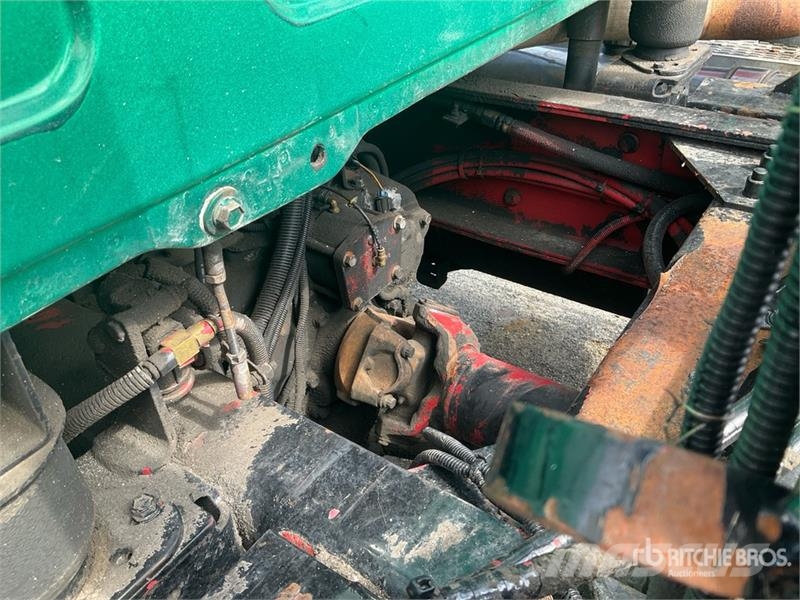 Mack CV713 Granite 8x4 Roll-Off Truck (Inoperable) Skip loader