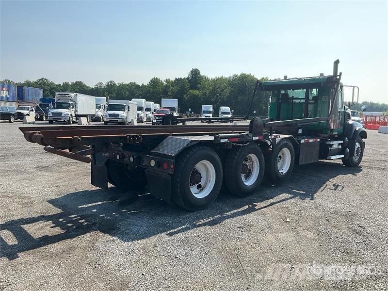 Mack CV713 Granite 8x4 Roll-Off Truck (Inoperable) Skip loader