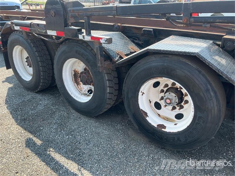 Mack CV713 Granite 8x4 Roll-Off Truck (Inoperable) Skip loader