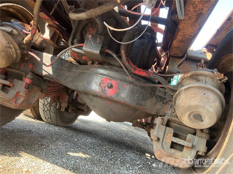 Mack CV713 Granite 8x4 Roll-Off Truck (Inoperable) Skip loader