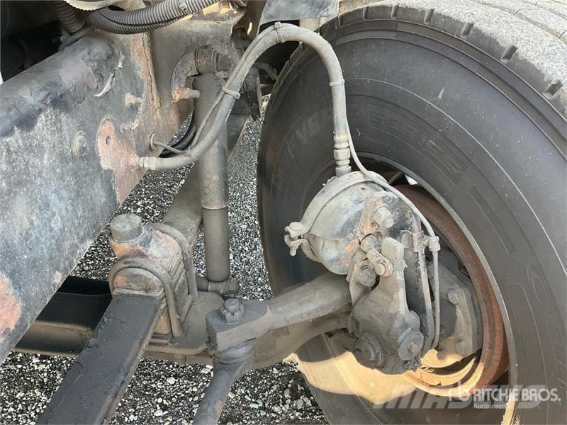Mack CX613 Autotractoare