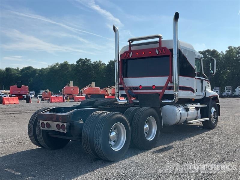 Mack CX613 Autotractoare