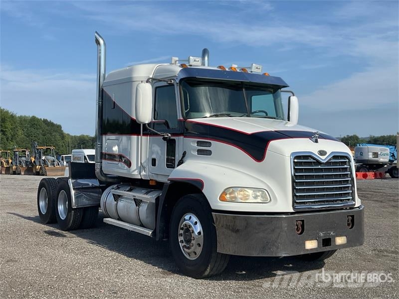 Mack CX613 Autotractoare