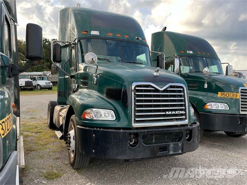 Mack CXU612 Dragbilar