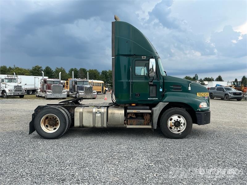 Mack CXU612 Truck Tractor Units