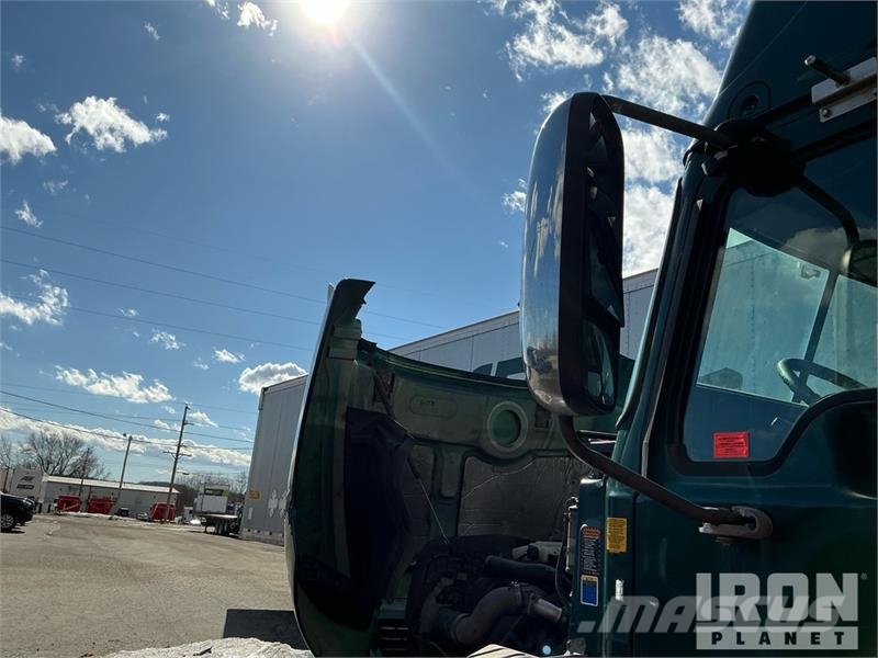 Mack CXU612 Truck Tractor Units