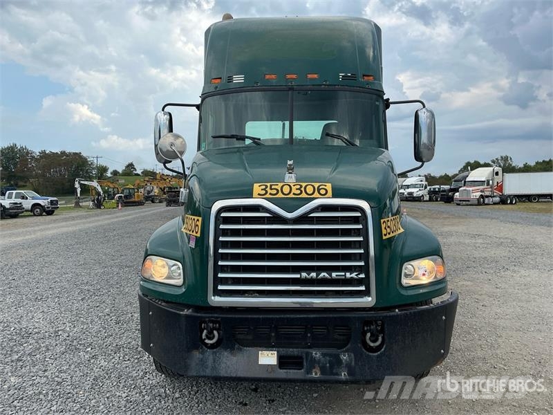 Mack CXU612 Truck Tractor Units