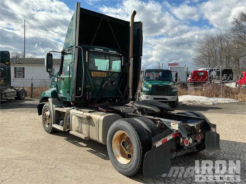 Mack CXU612 Truck Tractor Units