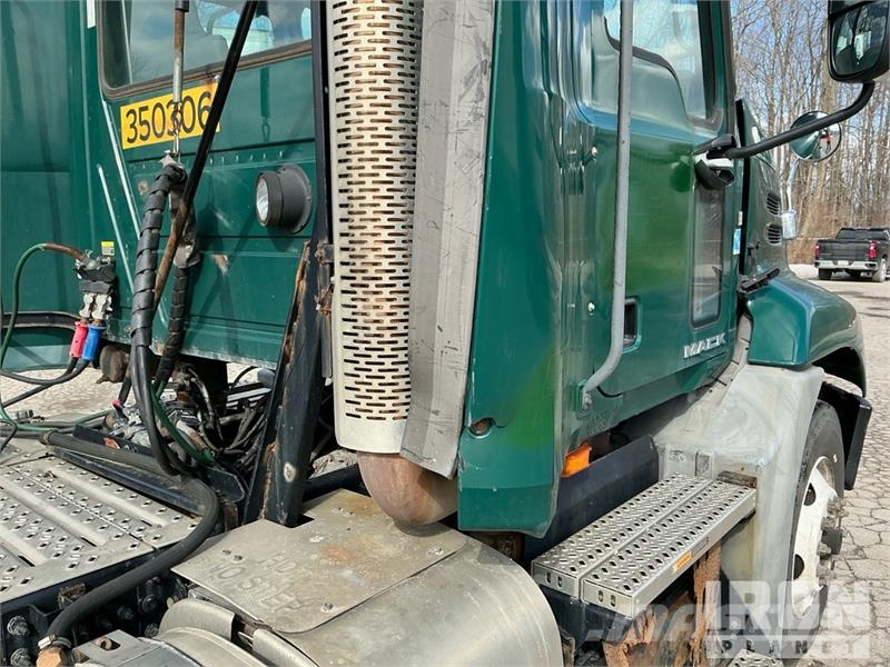 Mack CXU612 Truck Tractor Units