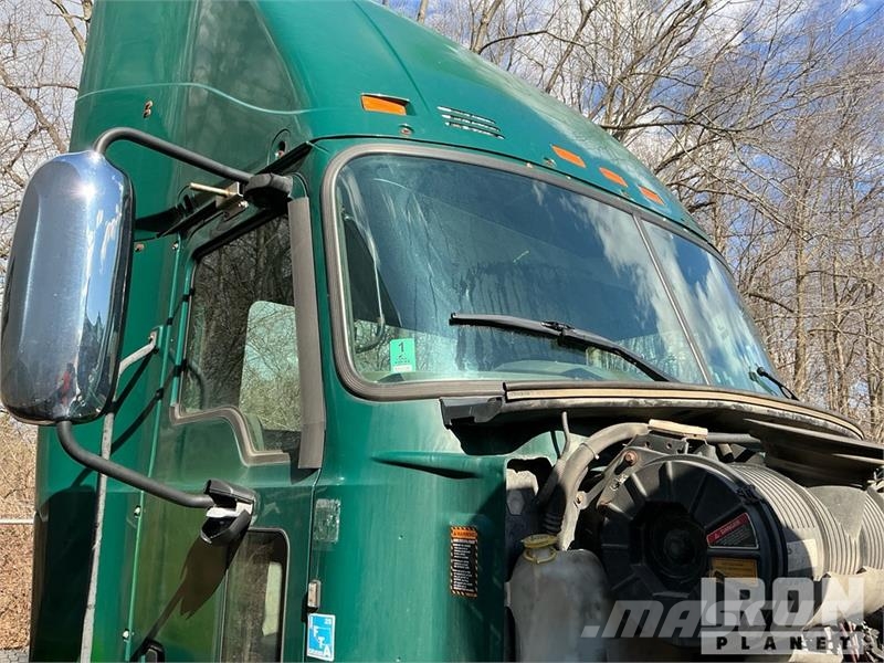 Mack CXU612 Truck Tractor Units