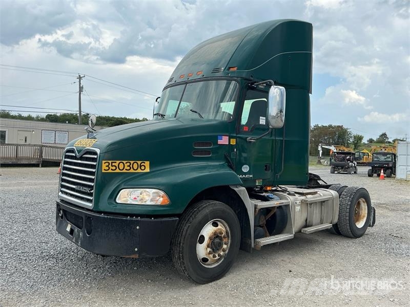 Mack CXU612 Truck Tractor Units
