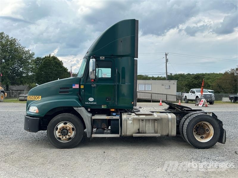 Mack CXU612 Truck Tractor Units