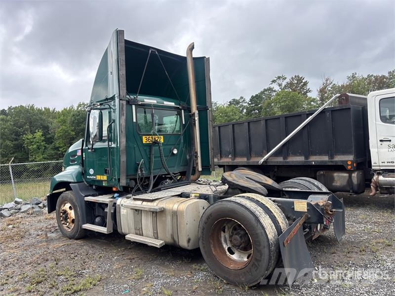 Mack CXU612 Dragbilar