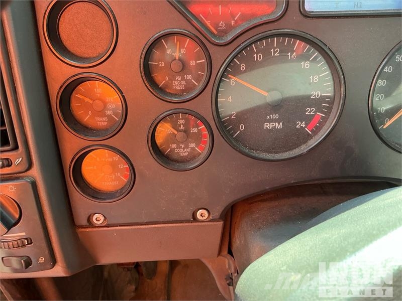 Mack CXU612 Truck Tractor Units