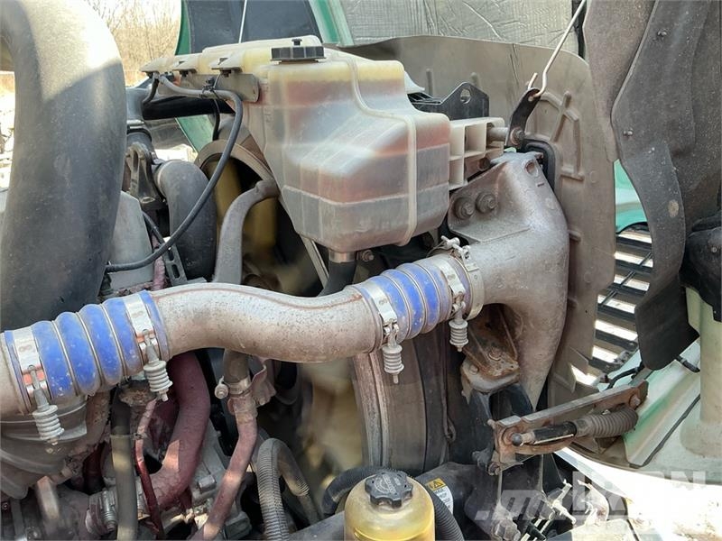 Mack CXU612 Truck Tractor Units
