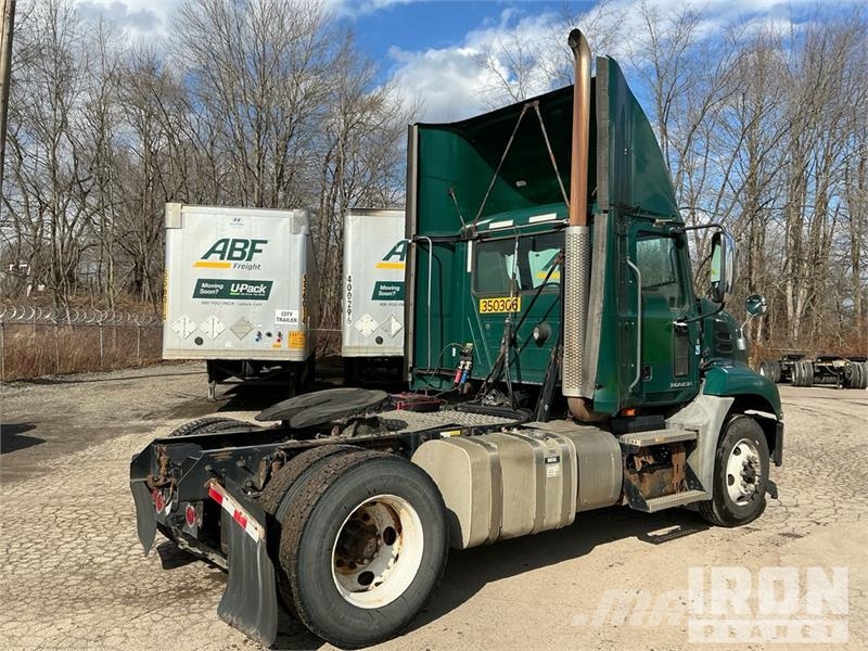 Mack CXU612 Truck Tractor Units