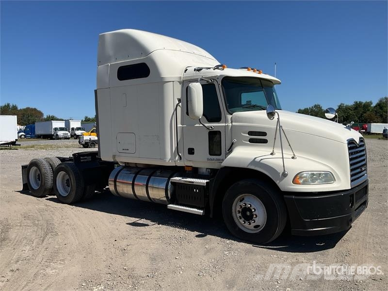 Mack CXU613 Truck Tractor Units