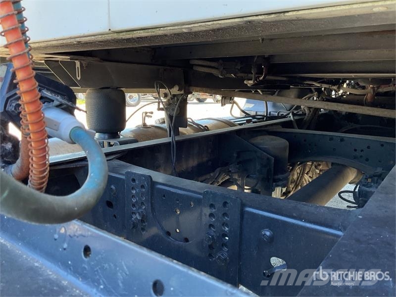Mack CXU613 Truck Tractor Units