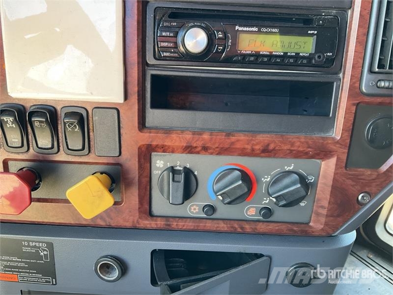 Mack CXU613 Truck Tractor Units