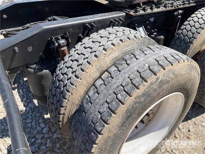 Mack CXU613 Truck Tractor Units