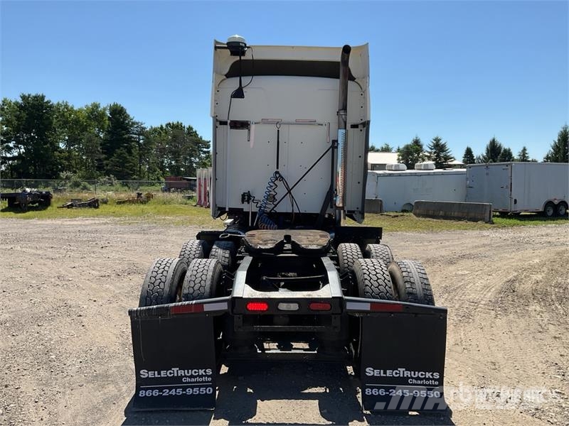 Mack CXU613 Truck Tractor Units