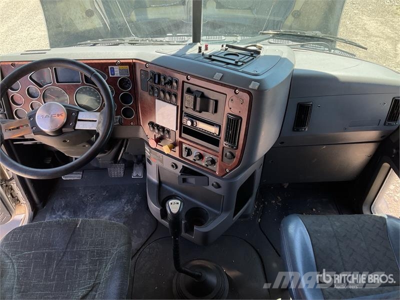 Mack CXU613 Truck Tractor Units
