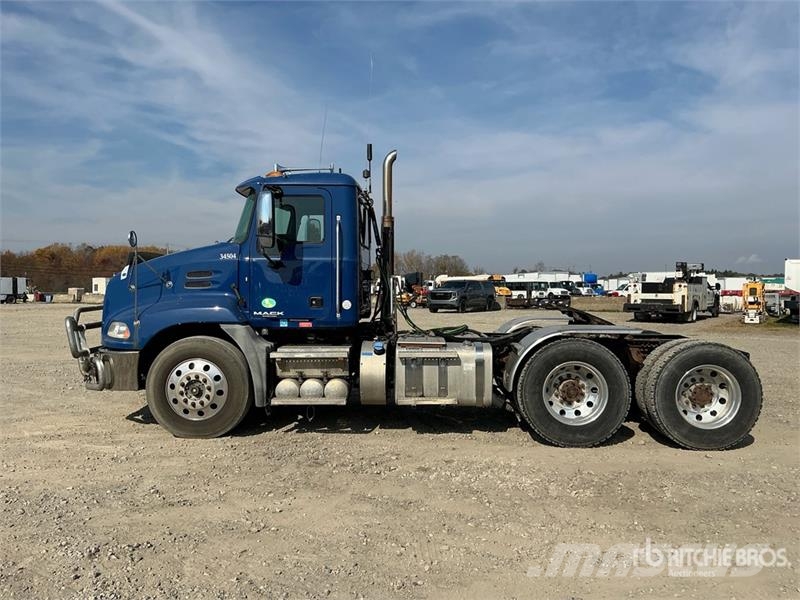 Mack CXU613 Vilcēji