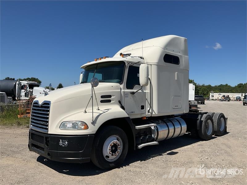 Mack CXU613 Truck Tractor Units