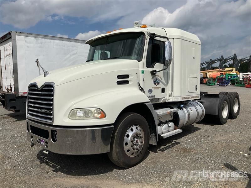 Mack CXU613 Pinnacle Tegljači