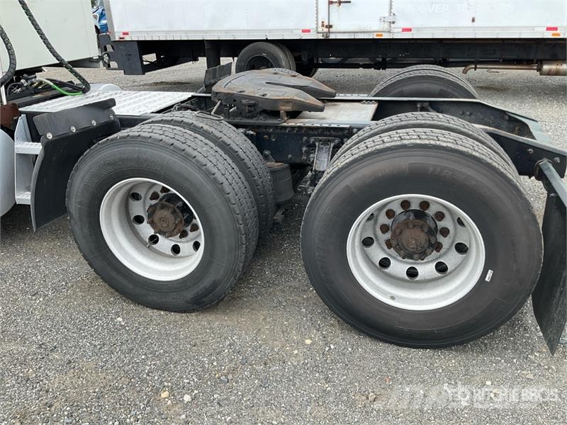 Mack CXU613 Pinnacle Tegljači