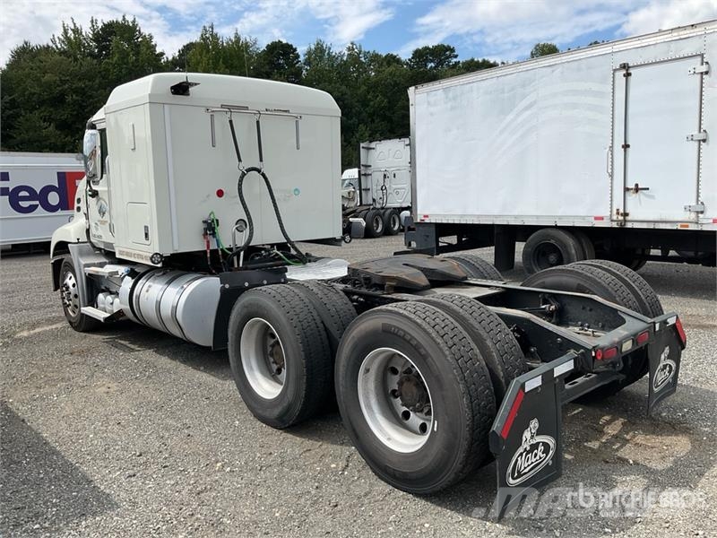 Mack CXU613 Pinnacle Tegljači