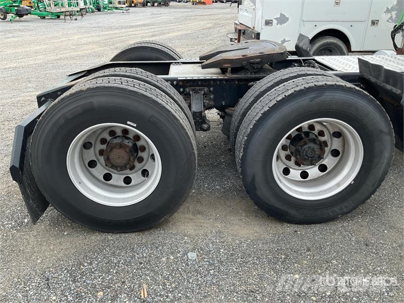 Mack CXU613 Pinnacle Tegljači