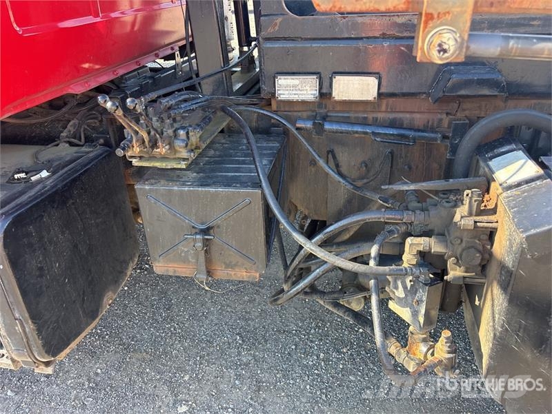 Mack DM690S Skip bin truck