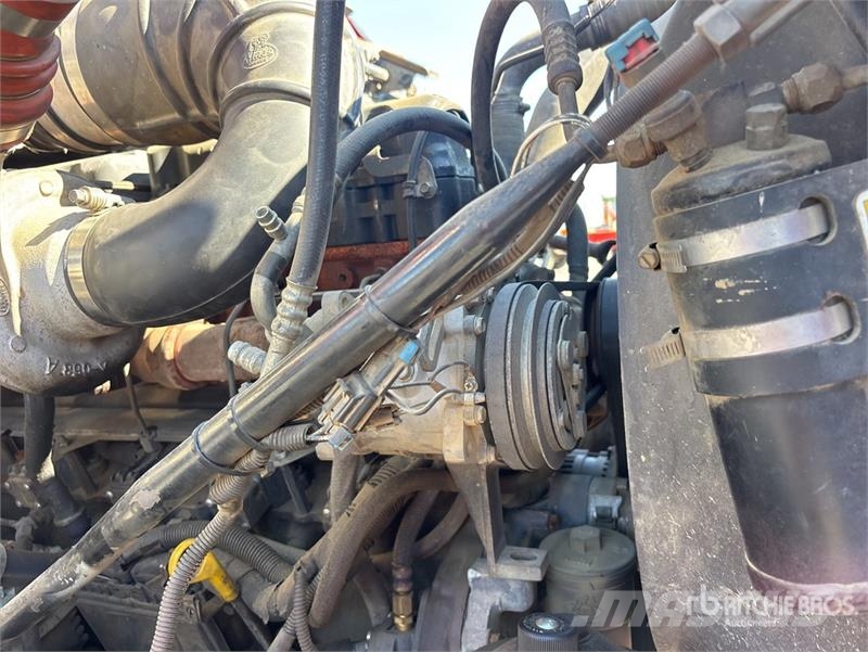 Mack DM690S Skip bin truck