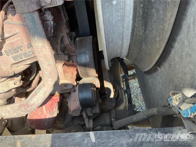 Mack GR64F 8x4 Tri/A Dump Truck (Inoperable) Kiper tovornjaki