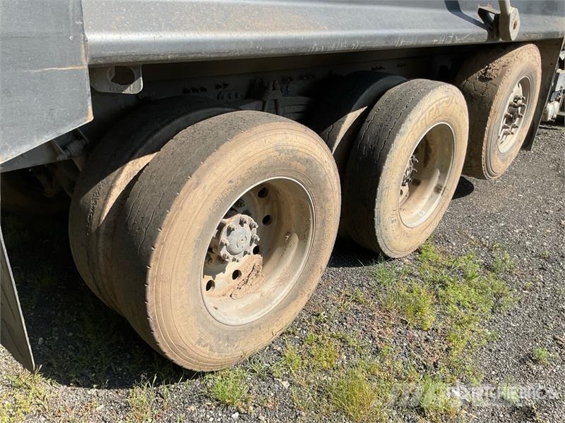 Mack GR64F 8x4 Tri/A Dump Truck (Inoperable) Kiper tovornjaki
