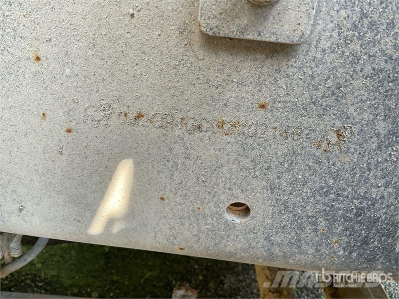 Mack GR64F 8x4 Tri/A Dump Truck (Inoperable) Kiper tovornjaki