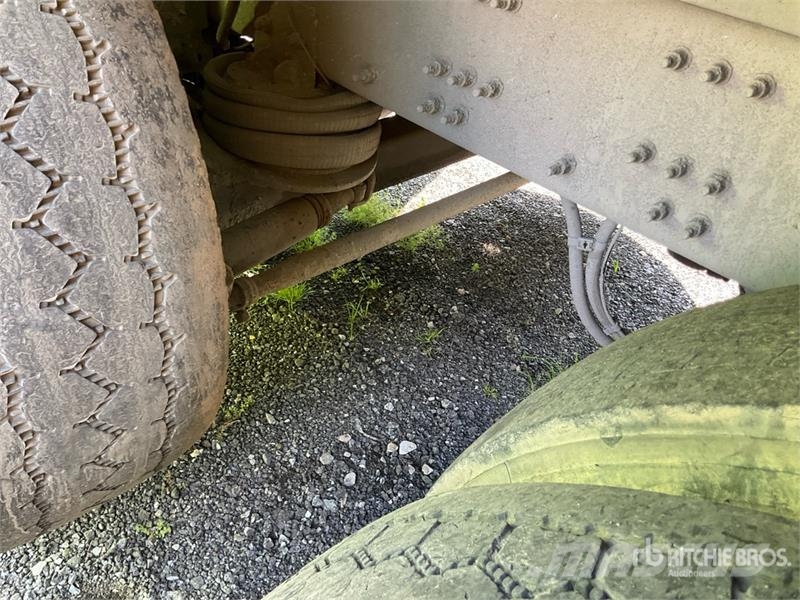 Mack GR64F 8x4 Tri/A Dump Truck (Inoperable) Kiper tovornjaki