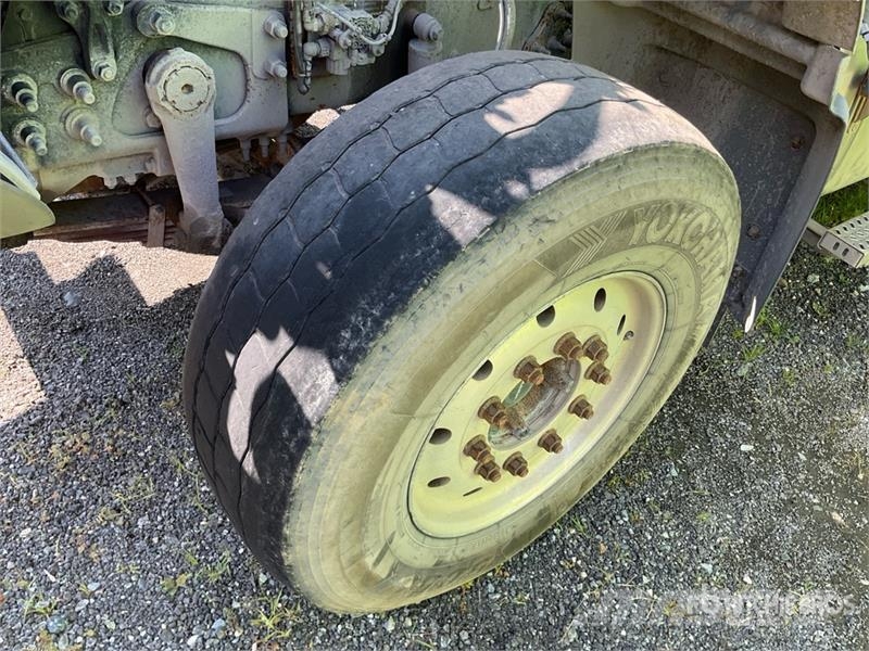 Mack GR64F 8x4 Tri/A Dump Truck (Inoperable) Kiper tovornjaki
