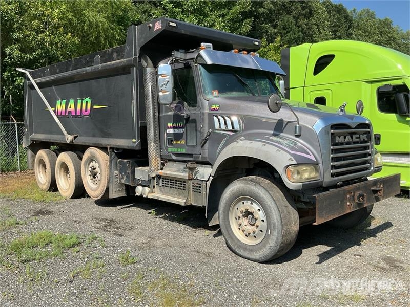 Mack GR64F 8x4 Tri/A Dump Truck (Inoperable) Kiper tovornjaki